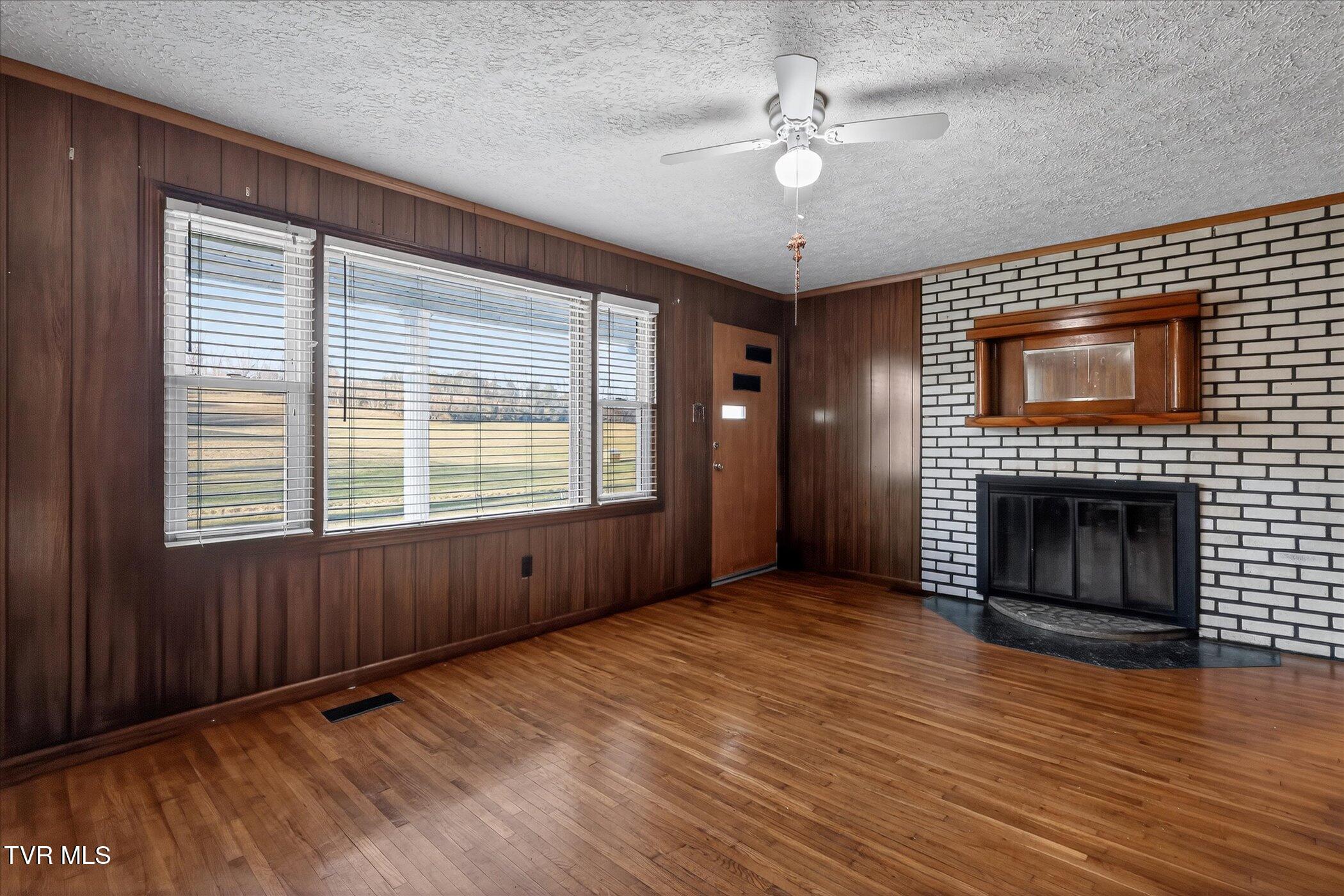 4534 Dishner Valley Road Bristol, VA 24202 - Photo 6 of 27 06-4534 Dishner Valley Rd Bristol-Window