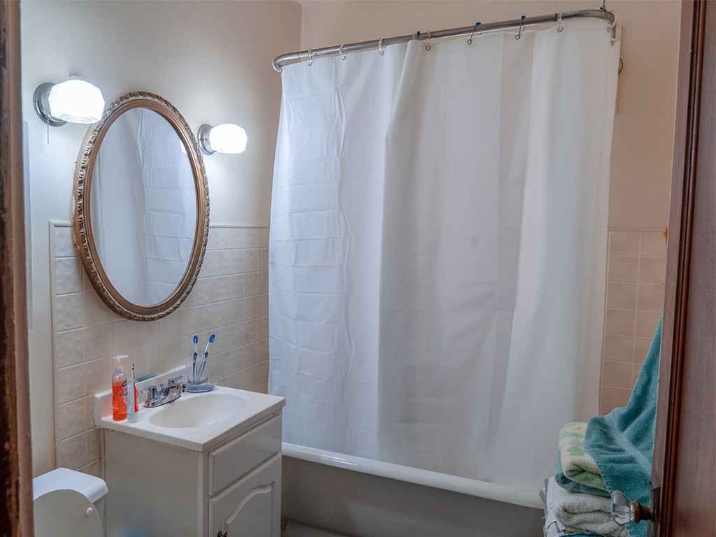 414 Birr Street Rochester, NY 14613 - Photo 4 of 23