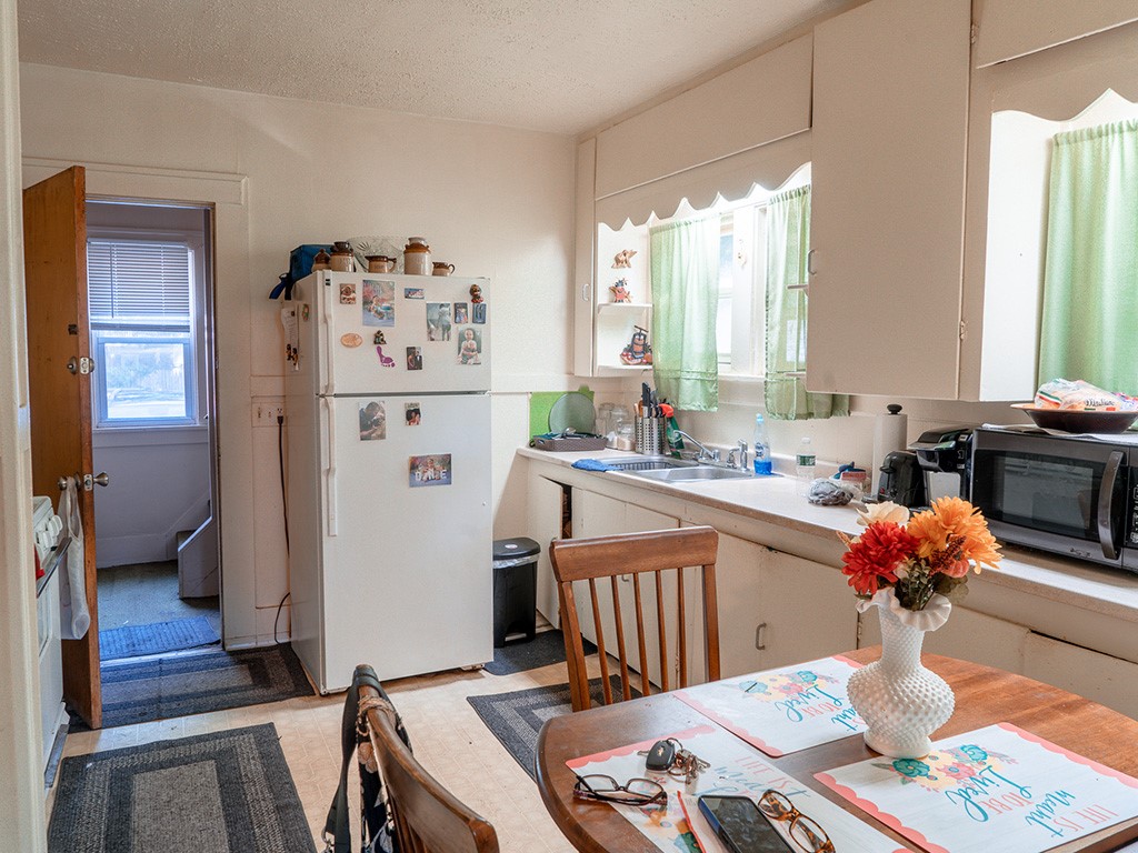 414 Birr Street Rochester, NY 14613 - Photo 10 of 23