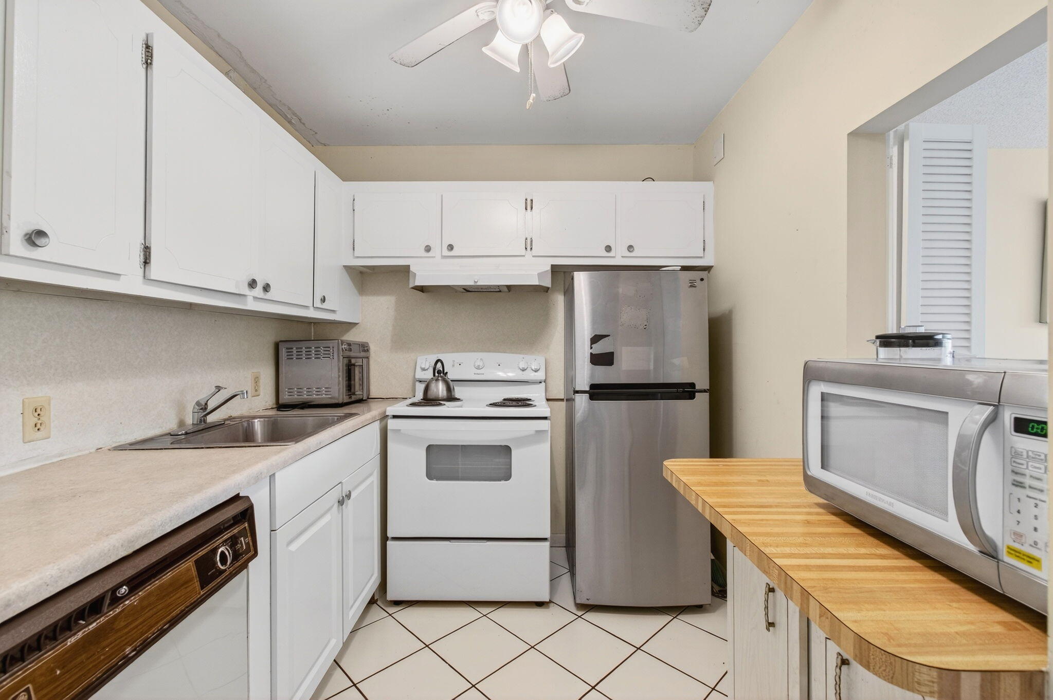 384 Fanshaw J Boca Raton, FL 33434 - Photo 21 of 87 21-web-or-mls-020_DSC_1355