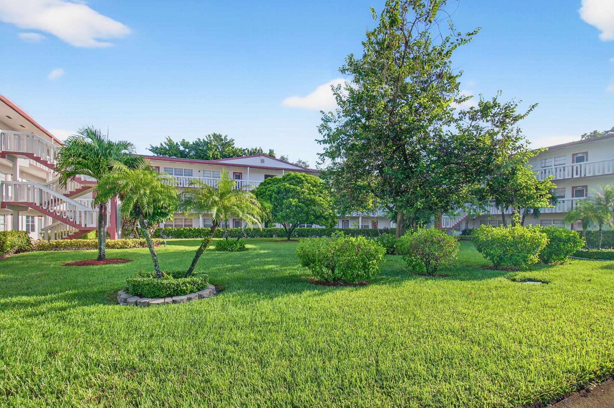 384 Fanshaw J Boca Raton, FL 33434 - Photo 3 of 87 2-web-or-mls-046_DSC_9081