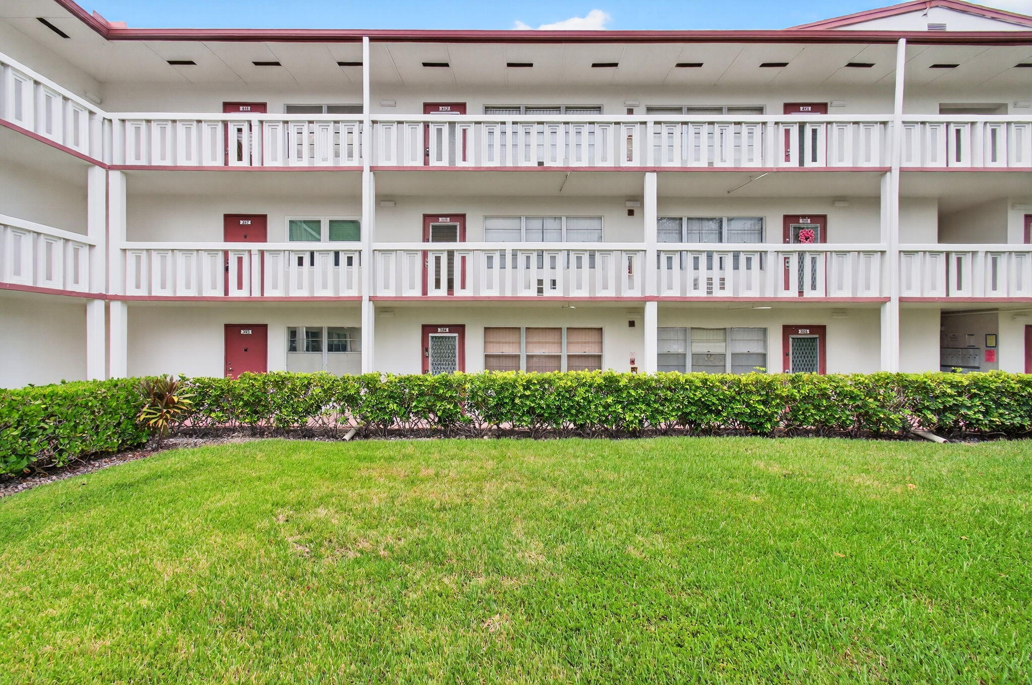 384 Fanshaw J Boca Raton, FL 33434 - Photo 5 of 87 4-web-or-mls-003_DSC_1245