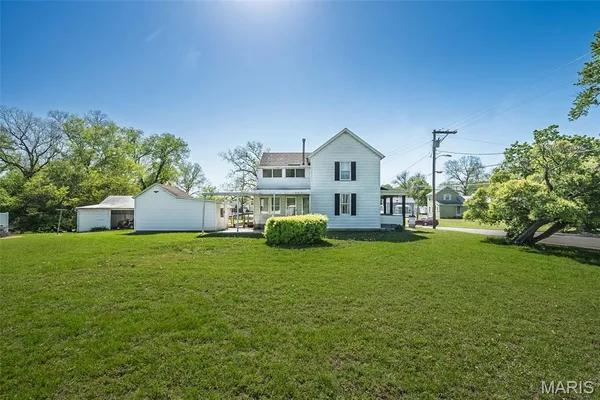 $64,900 | 884 Market Street, Ste. Genevieve, MO 63670