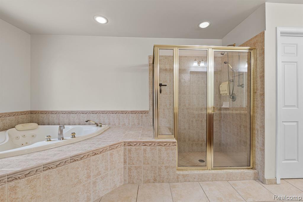 3904 Kaeleaf Road Lake Orion, MI 48360 - Photo 33 of 66