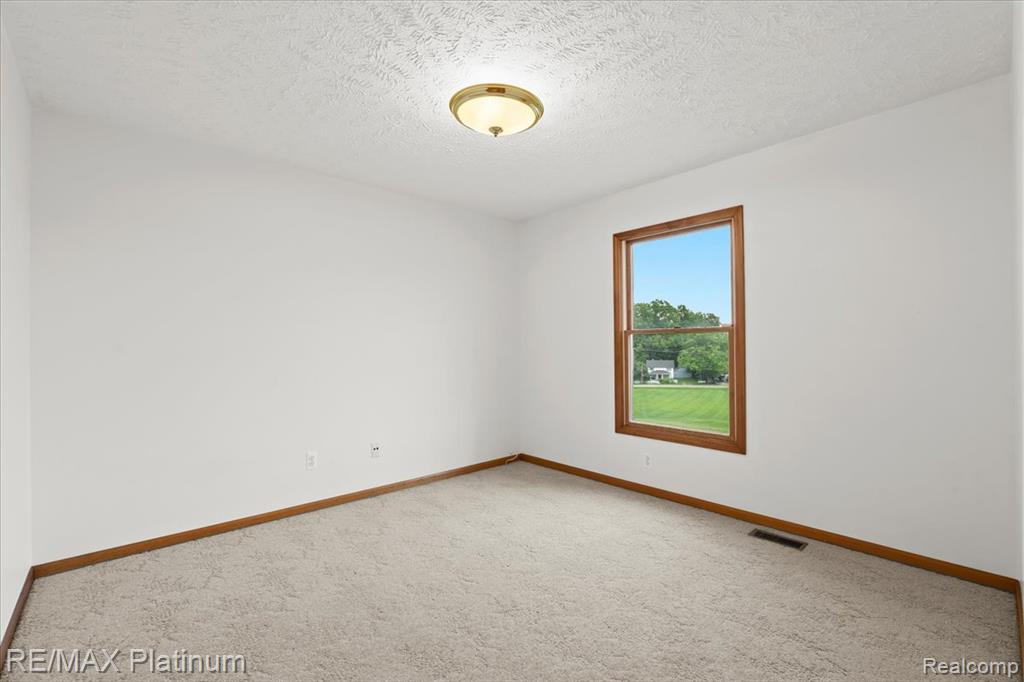 6893 Sanford Road Howell, MI 48855 - Photo 25 of 44