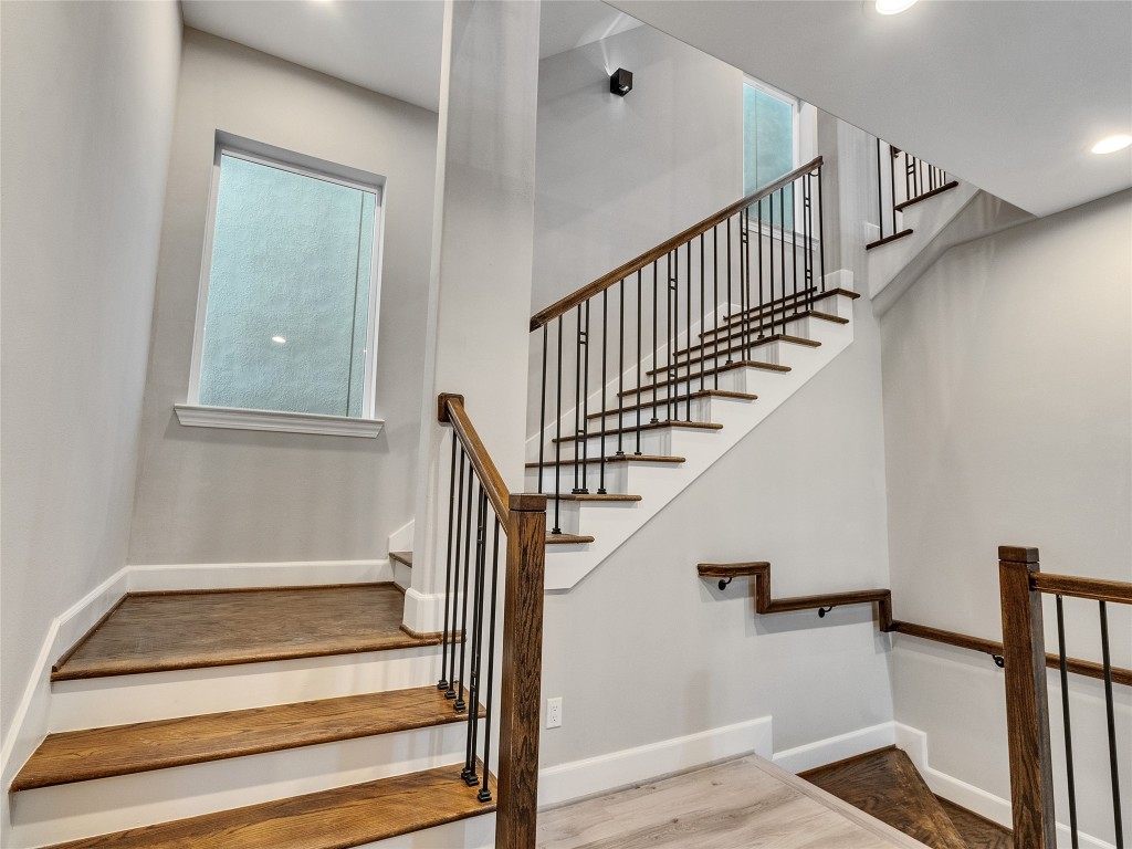 1122 West 16th Street, Unit C Houston, TX 77008 - Photo 8 of 38 a view of entryway