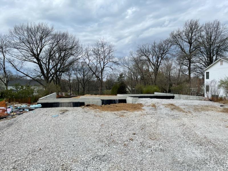 725 North Graeser Road Creve Coeur, MO 63141 - Photo 2 of 7 Gallery Image 2