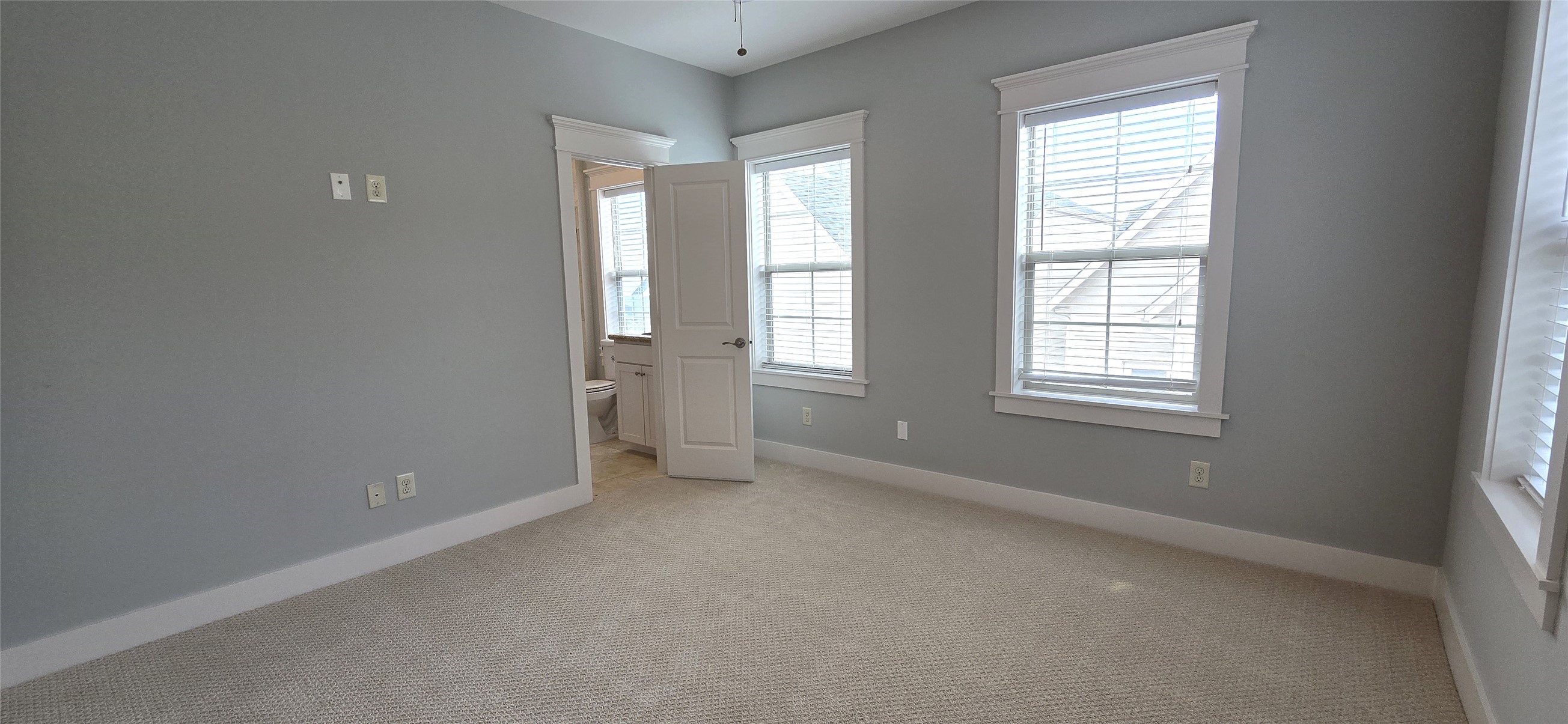 1117 Bonner Street Houston, TX 77007 - Photo 25 of 44 Bedroom 2 is located on the 3rd floor and includes an en-suite full bathroom.