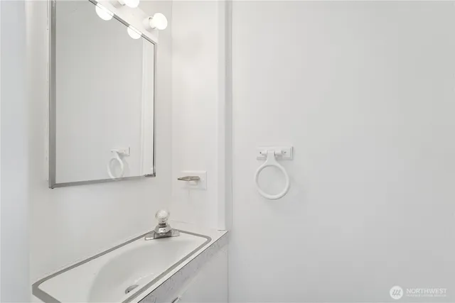 $5,500 | 209 West Blaine Street, Seattle, WA 98119