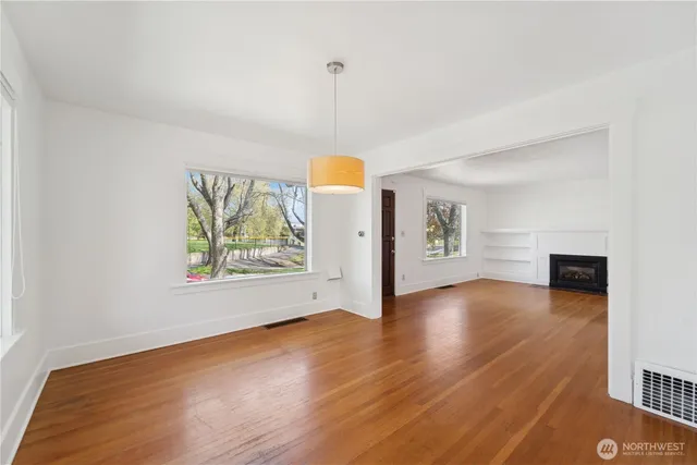 $5,500 | 209 West Blaine Street, Seattle, WA 98119