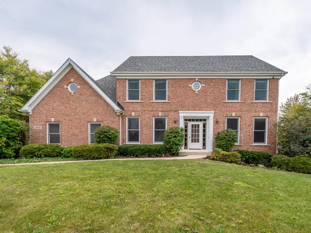 $779,900 | 26W185 Meadowview Court, Wheaton, IL 60187