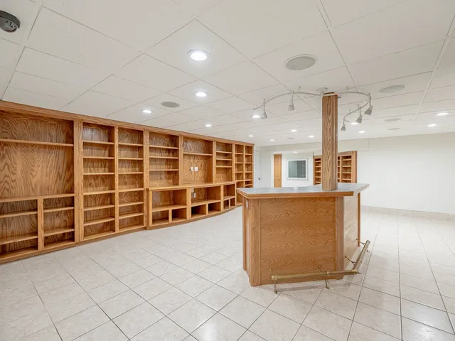 $779,900 | 26W185 Meadowview Court, Wheaton, IL 60187