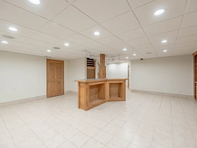 $779,900 | 26W185 Meadowview Court, Wheaton, IL 60187