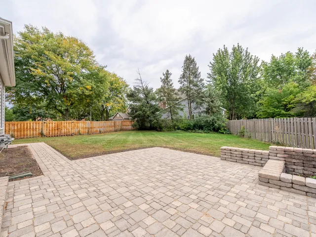 $779,900 | 26W185 Meadowview Court, Wheaton, IL 60187