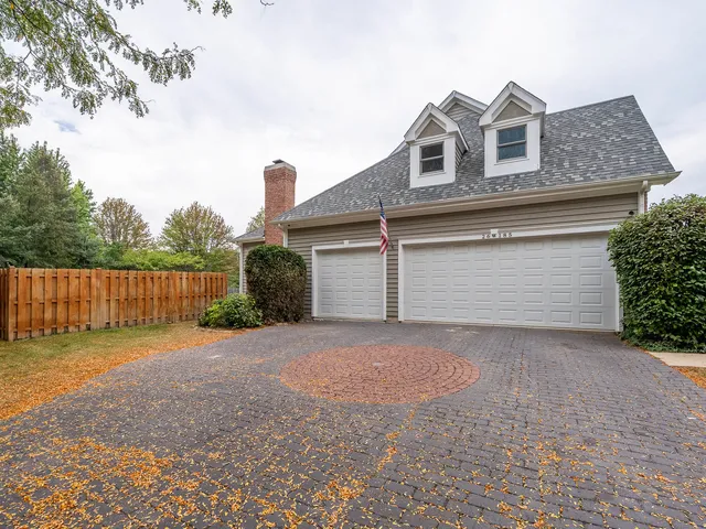 $779,900 | 26W185 Meadowview Court, Wheaton, IL 60187