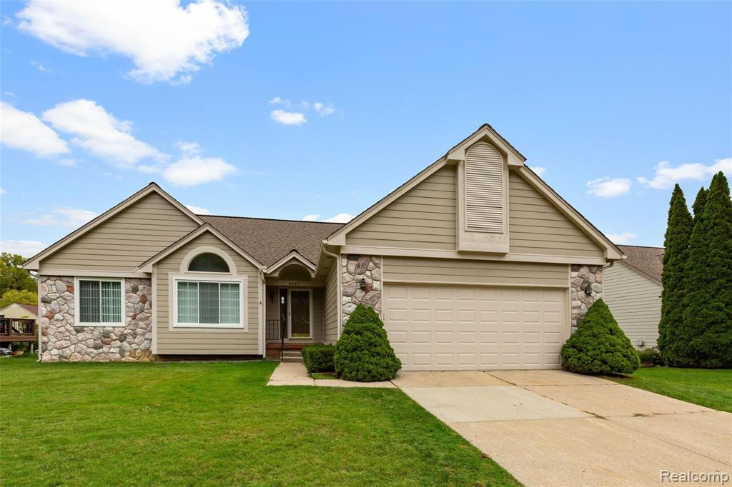 3327 Fairgrove Terrace Rochester Hills, MI 48309 - Photo 1 of 55