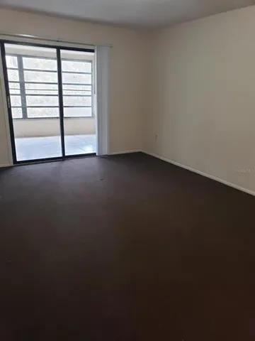 a view of empty room with window