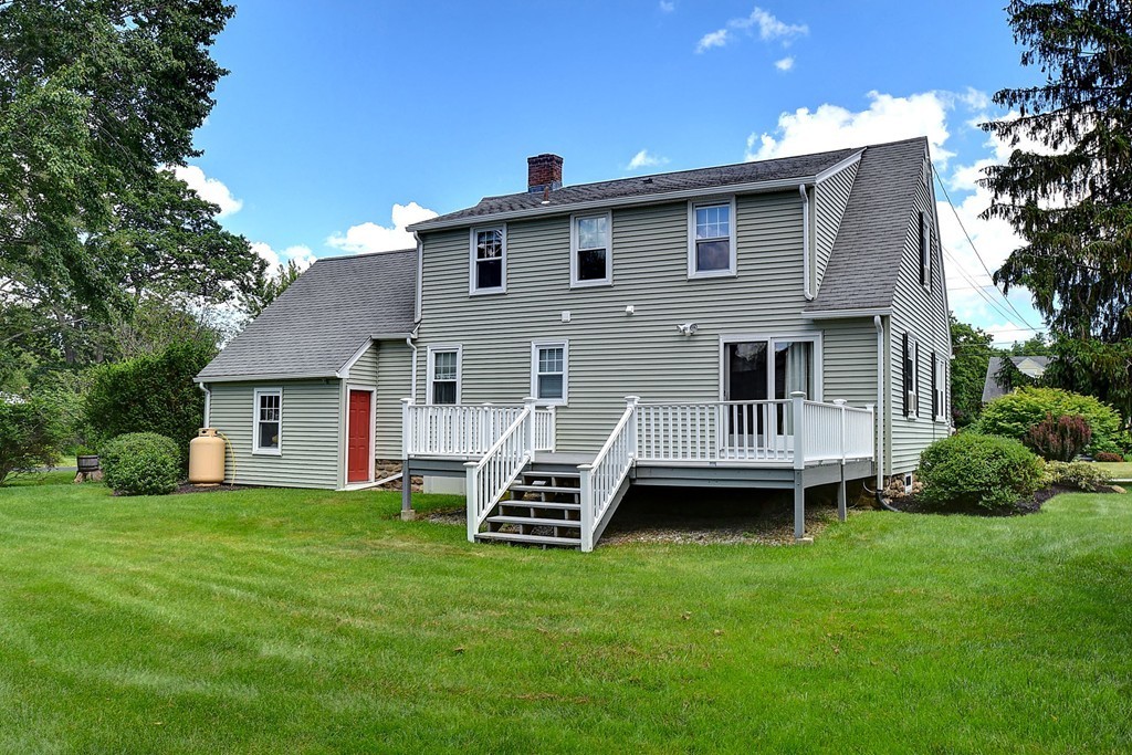 93 Fiske Hill Road Sturbridge, MA 01566 - Photo 2 of 29 Gallery Image 2