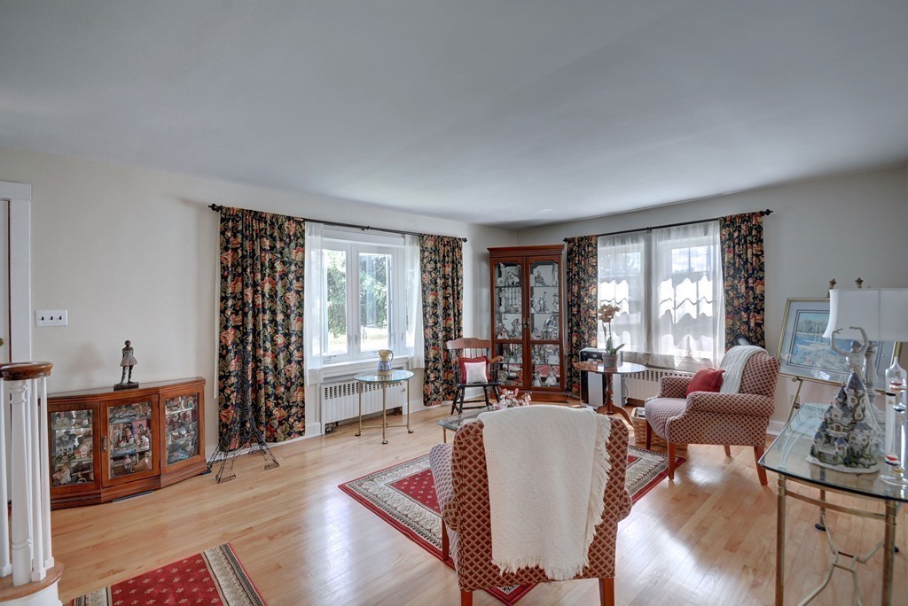 93 Fiske Hill Road Sturbridge, MA 01566 - Photo 5 of 29 Gallery Image 5