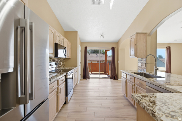 17 South 2000 East St. George, UT 84790 - Photo 11 of 38