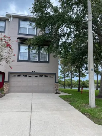 $325,000 | 2401 Lexington Oak Drive, Brandon, FL 33511