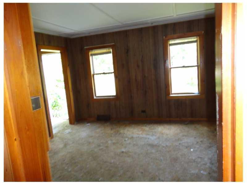 101 Falls Road Waterville, ME 04901 - Photo 17 of 24 Living Room.