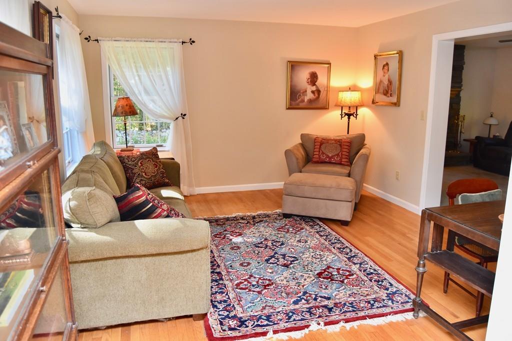 494 Market Hill Road Amherst, MA 01002 - Photo 4 of 35