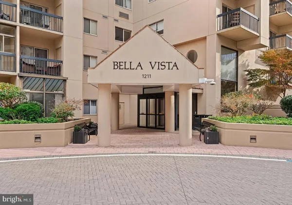 $2,599 | 1211 South Eads Street, Unit 1009, Arlington, VA 22202