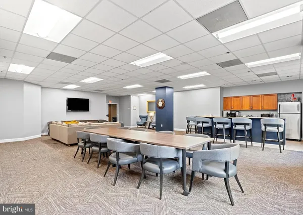 $2,599 | 1211 South Eads Street, Unit 1009, Arlington, VA 22202