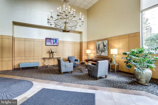 $2,599 | 1211 South Eads Street, Unit 1009, Arlington, VA 22202