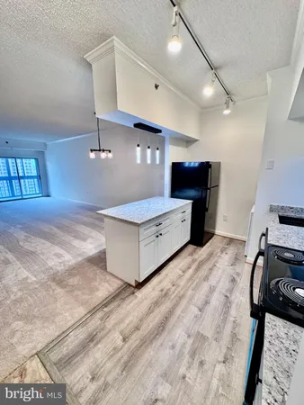 $2,599 | 1211 South Eads Street, Unit 1009, Arlington, VA 22202