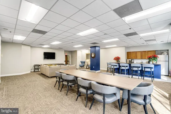 $2,599 | 1211 South Eads Street, Unit 1009, Arlington, VA 22202