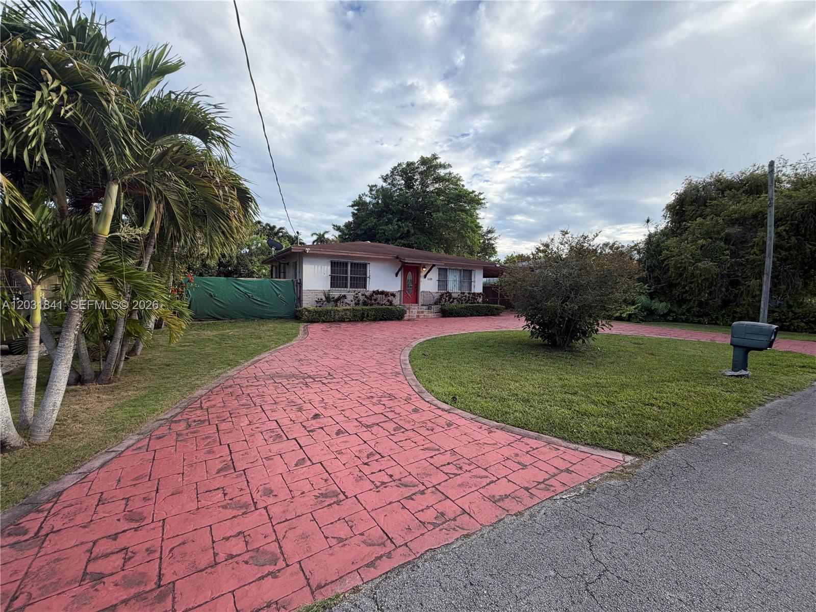 6318 Southwest 27th Street Miami, FL 33155 - Photo 3 of 15
