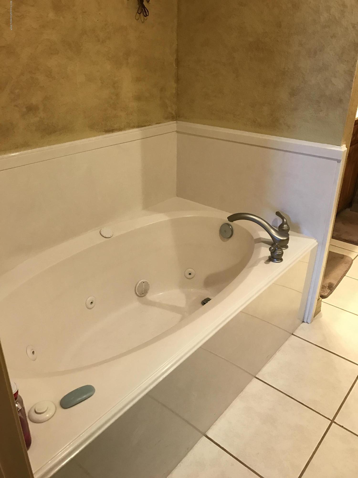 8250 Kemper Road Canyon, TX 79015 - Photo 21 of 48 Master Bathroom Jetted Tub