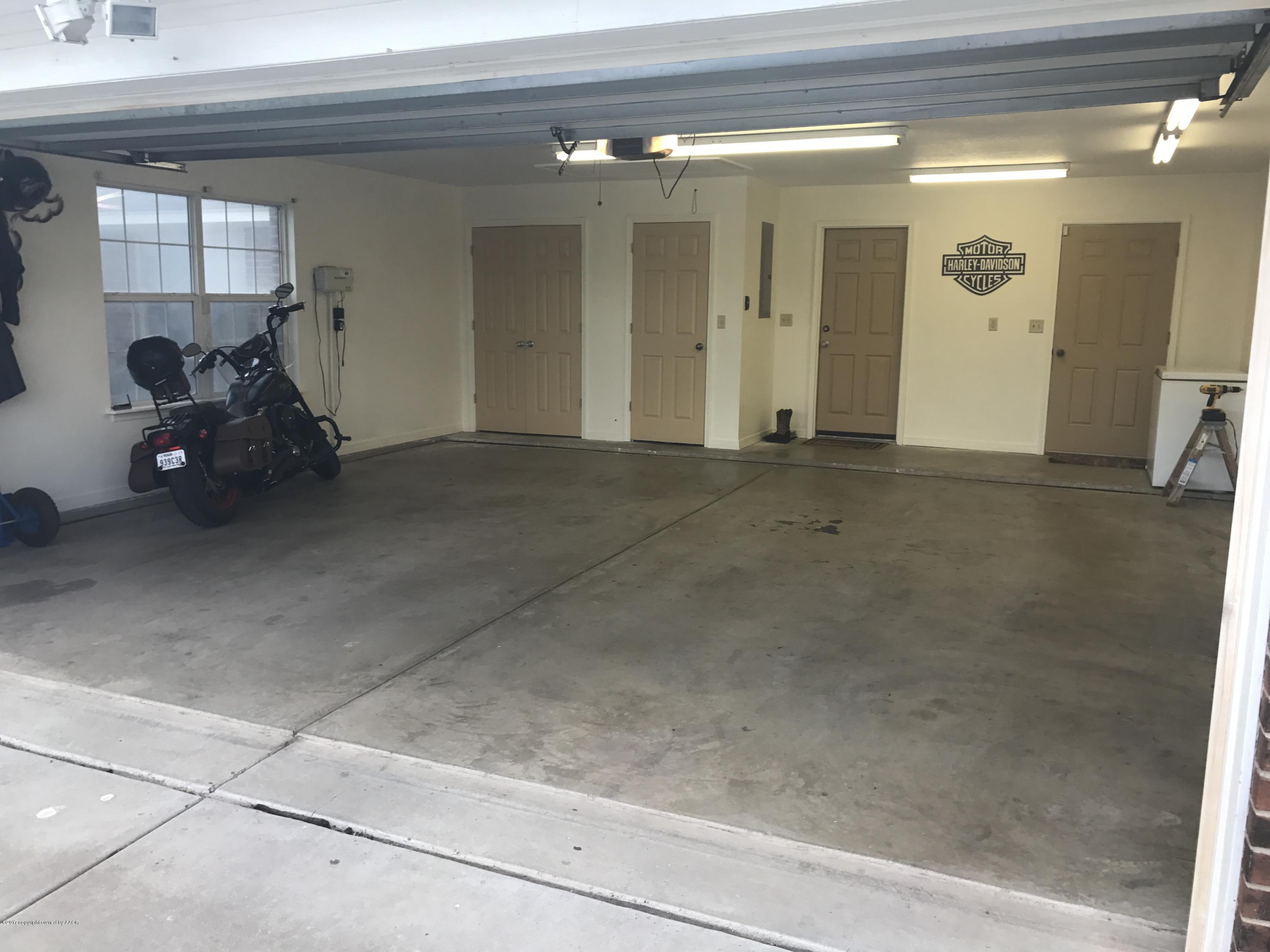8250 Kemper Road Canyon, TX 79015 - Photo 37 of 48 Garage