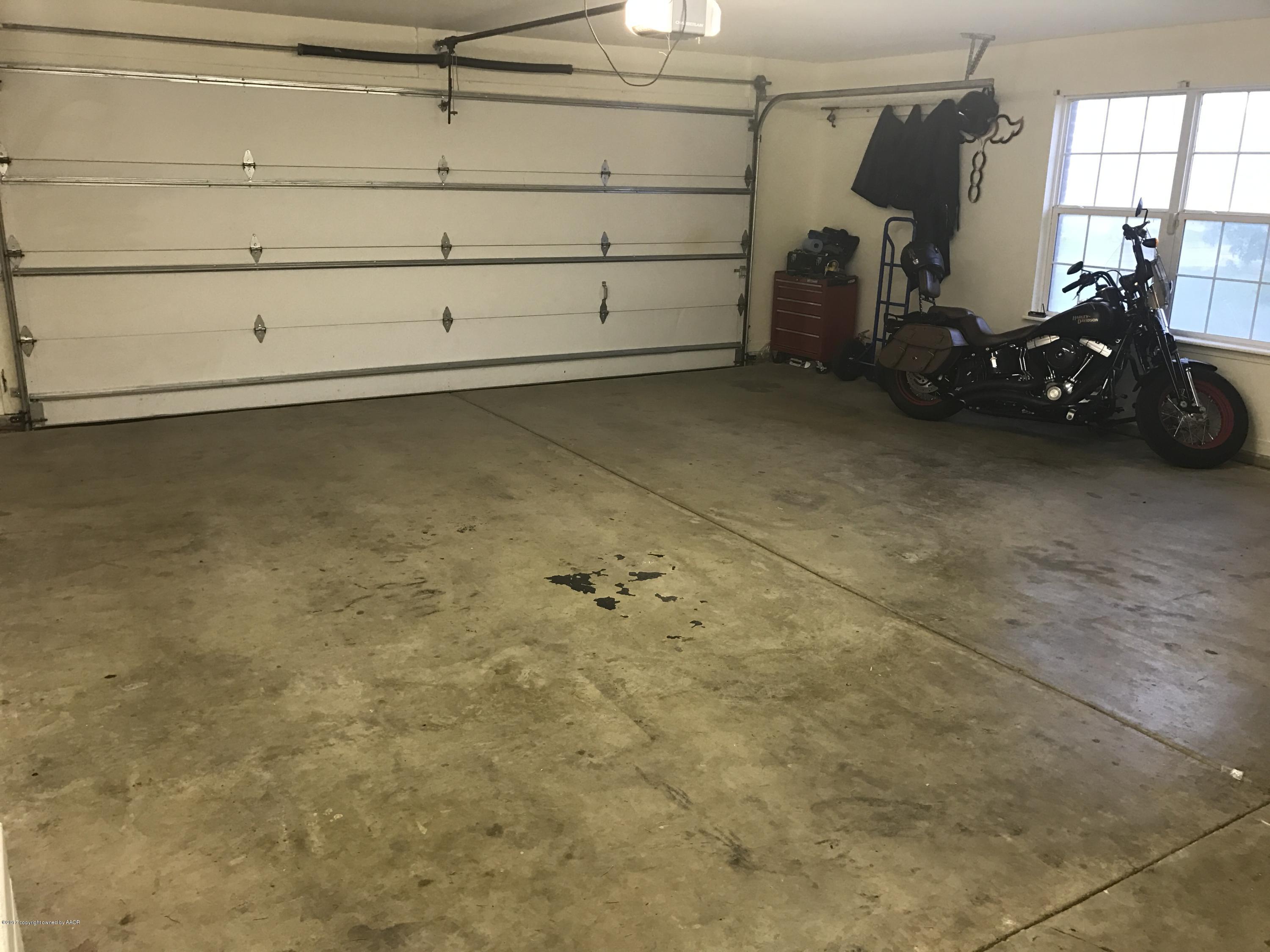 8250 Kemper Road Canyon, TX 79015 - Photo 38 of 48 Garage