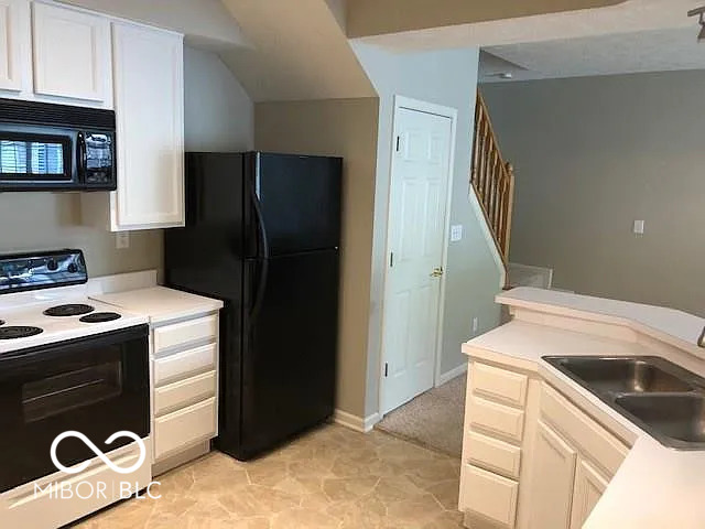 8382 Enclave Boulevard Fishers, IN 46038 - Photo 4 of 8