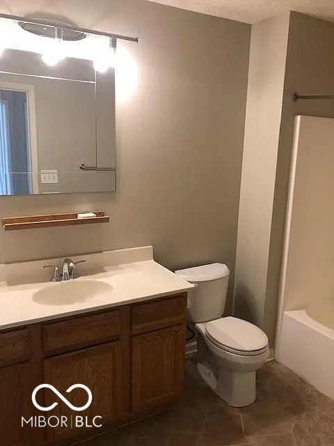 8382 Enclave Boulevard Fishers, IN 46038 - Photo 8 of 8