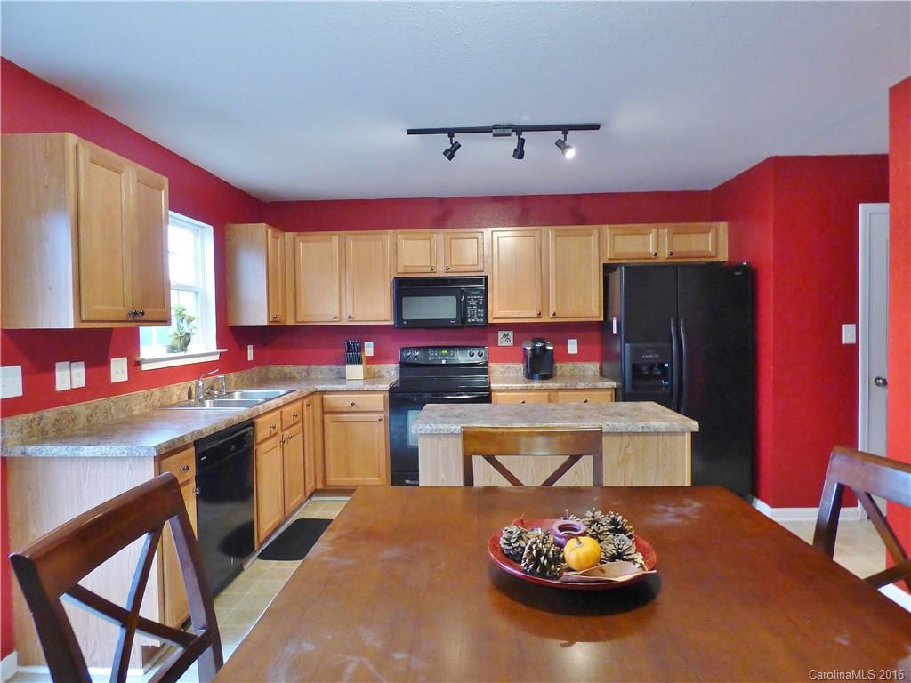 1417 River Run Road Lowell, NC 28098 - Photo 8 of 23 Gallery Image 8