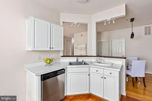 $535,000 | 20402 Cool Fern Square, Ashburn, VA 20147