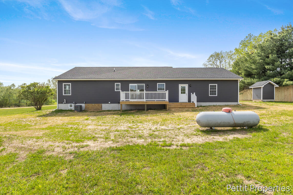 6937 Townhall Road Sheridan, MI 48884 - Photo 28 of 40 6937-Townhall_010