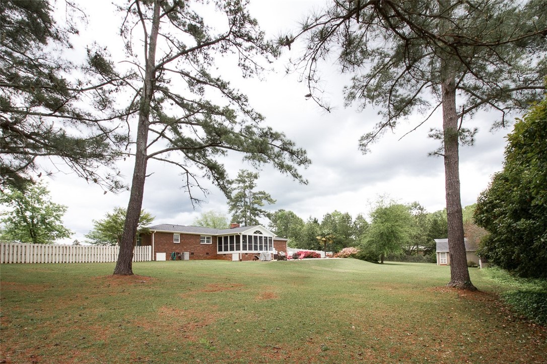 201 Robin Drive Anderson, SC 29621 - Photo 38 of 43