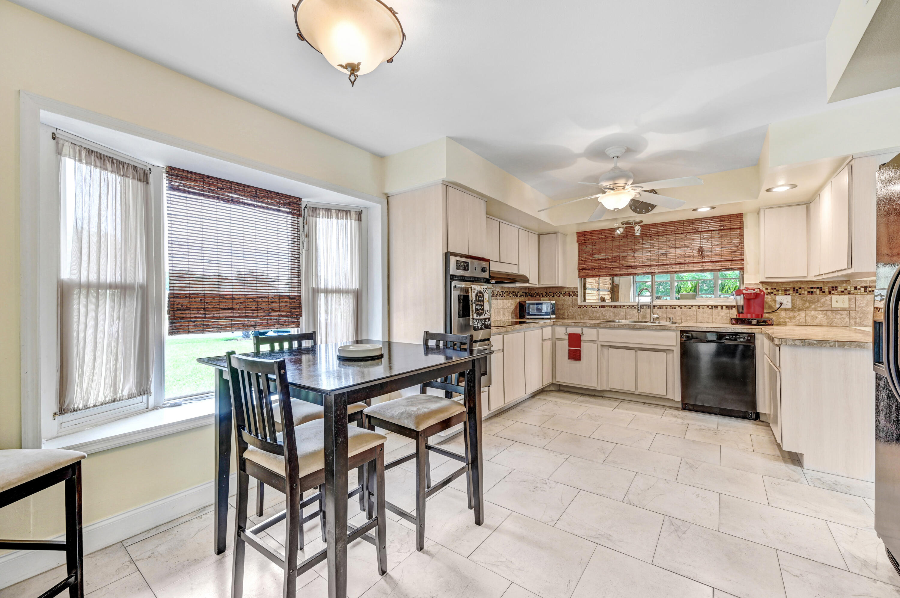 798 Montclair Road Northeast Palm Bay, FL 32905 - Photo 6 of 27 Eat-in Kitchen