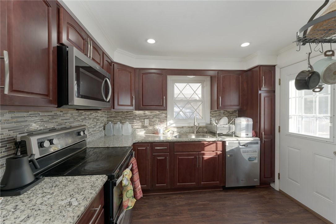 100 Walnut Hill Road Woonsocket, RI 02895 - Photo 3 of 18