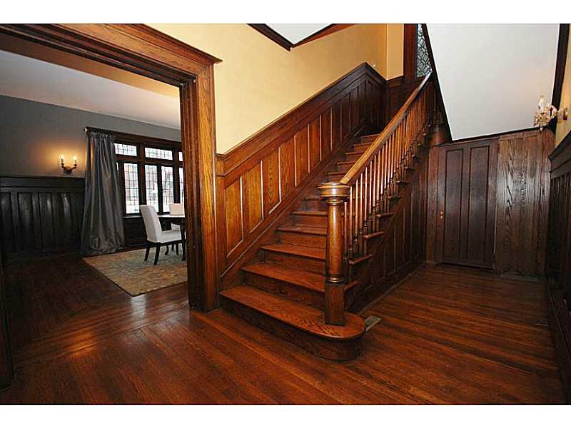 628 River Road Beaver, PA 15009 - Photo 13 of 25 Entry/Foyer.