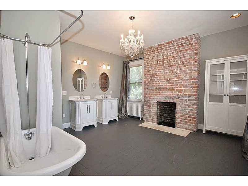 628 River Road Beaver, PA 15009 - Photo 19 of 25 Master Bath/Spa.