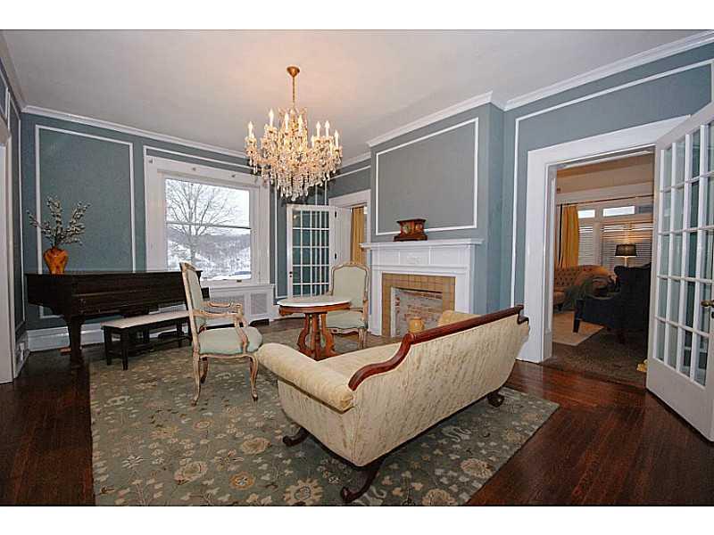 628 River Road Beaver, PA 15009 - Photo 4 of 25 Living Room.