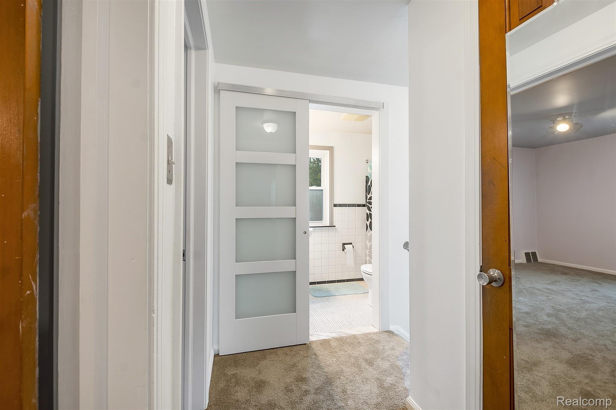 7338 Rosedale Boulevard Allen Park, MI 48101 - Photo 24 of 31 Sliding door to full bath