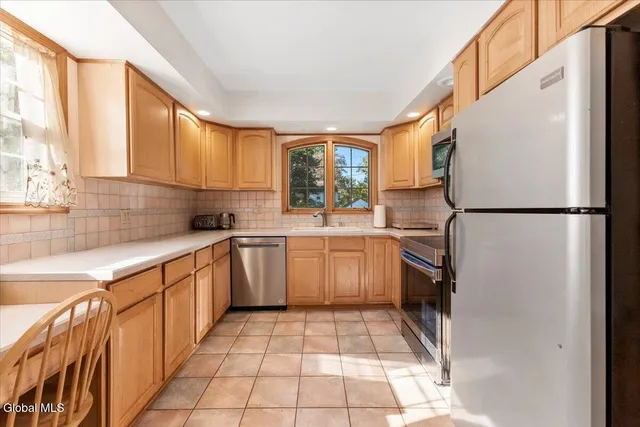 $380,000 | 15 Roweland Avenue, Bethlehem, NY 12054