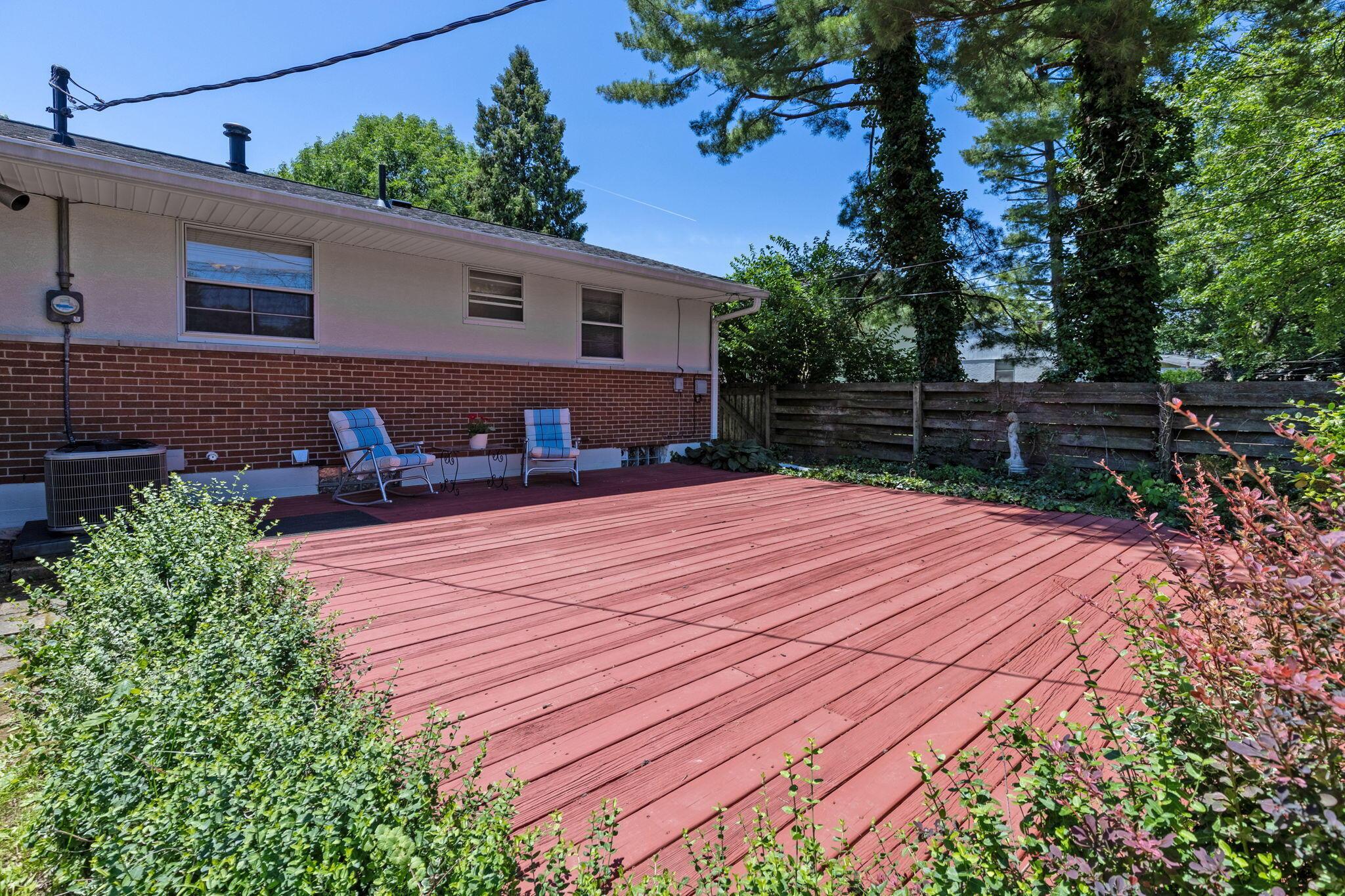 1442 Fullen Road Columbus, OH 43229 - Photo 3 of 46 Rear Deck
